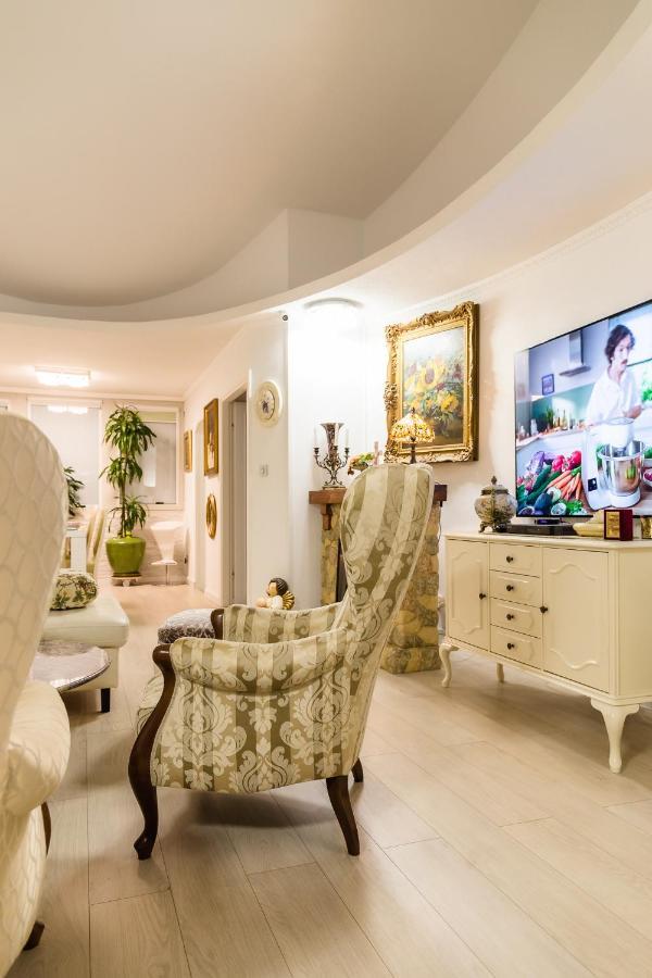 Luxury Apartment Sara อูมัค ภายนอก รูปภาพ