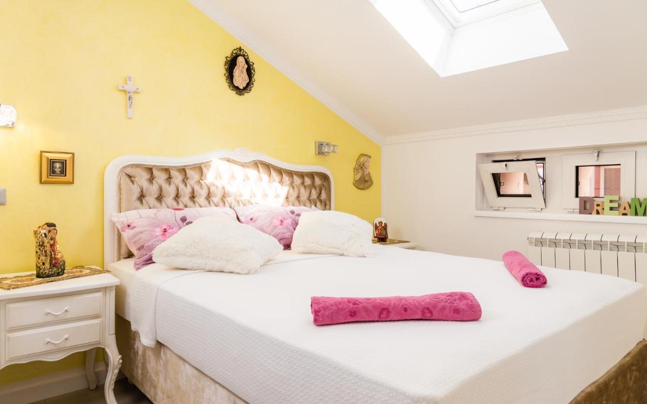 Luxury Apartment Sara อูมัค ภายนอก รูปภาพ